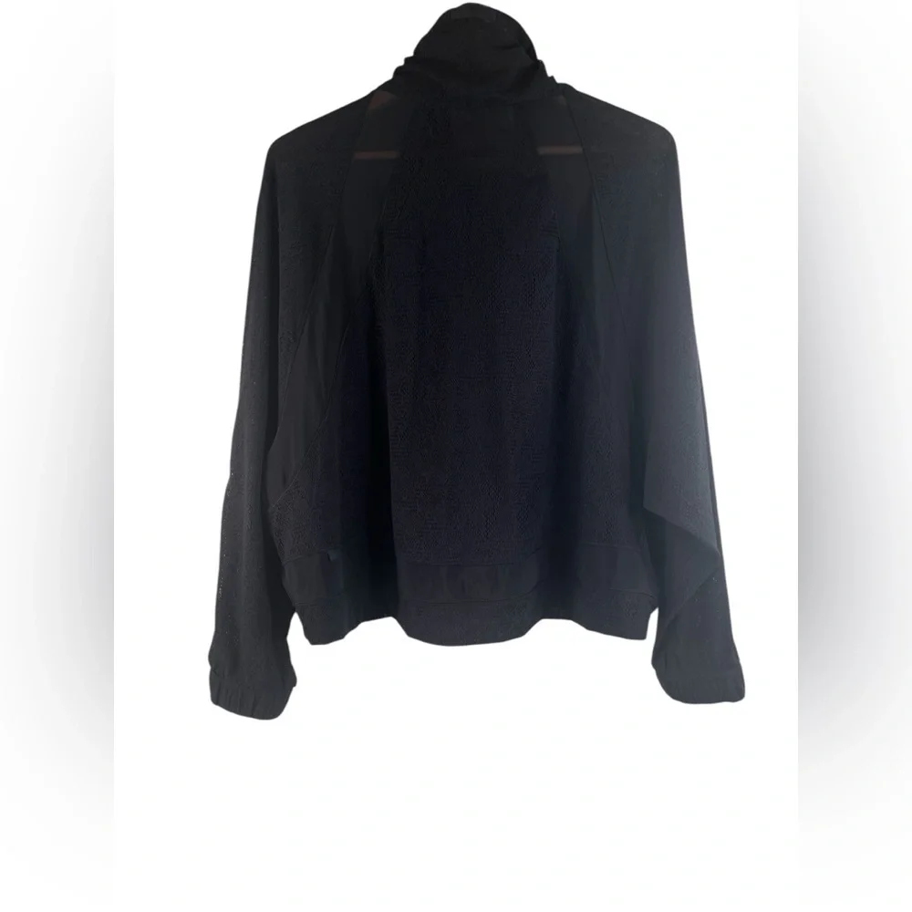 lululemon athletica great please